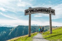 Der Spielewanderweg in Leogang am Asitz ist perfekt geeignet für einen schönen Familien-Sommer-Tag. • © Saalfelden Leogang Touristik GmbH / Michael Geißler